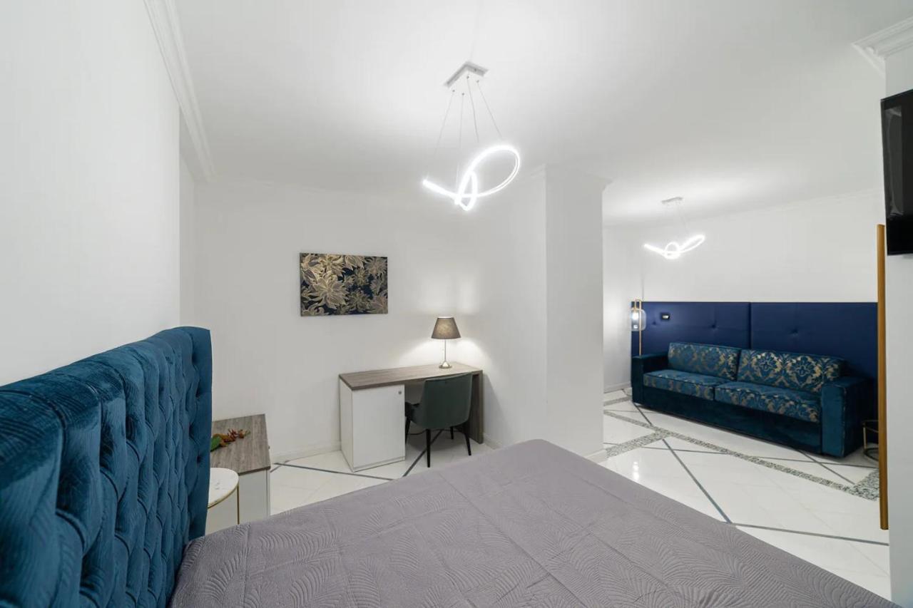 Apartments Hotel Real Suite Napoli Chiaia Mergellina エクステリア 写真