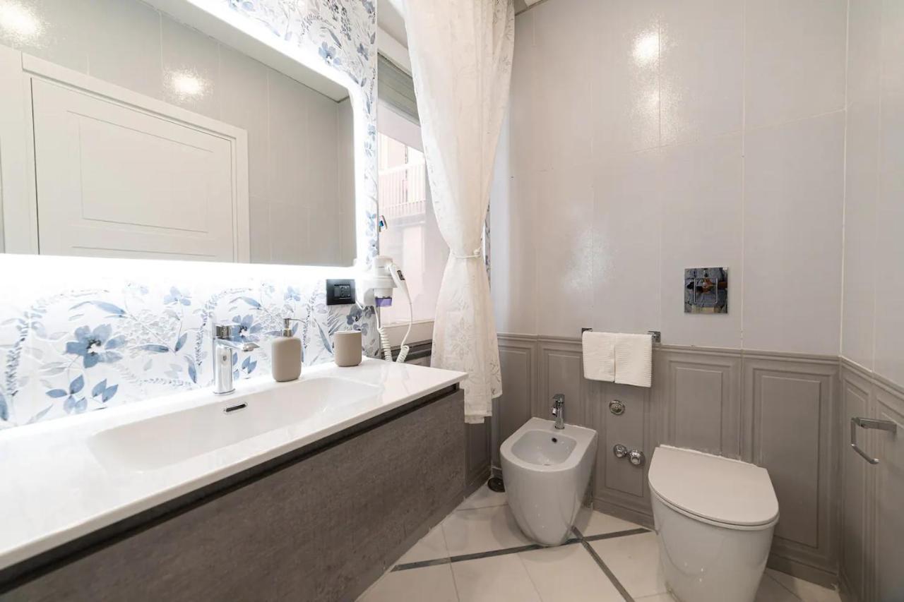 Apartments Hotel Real Suite Napoli Chiaia Mergellina エクステリア 写真