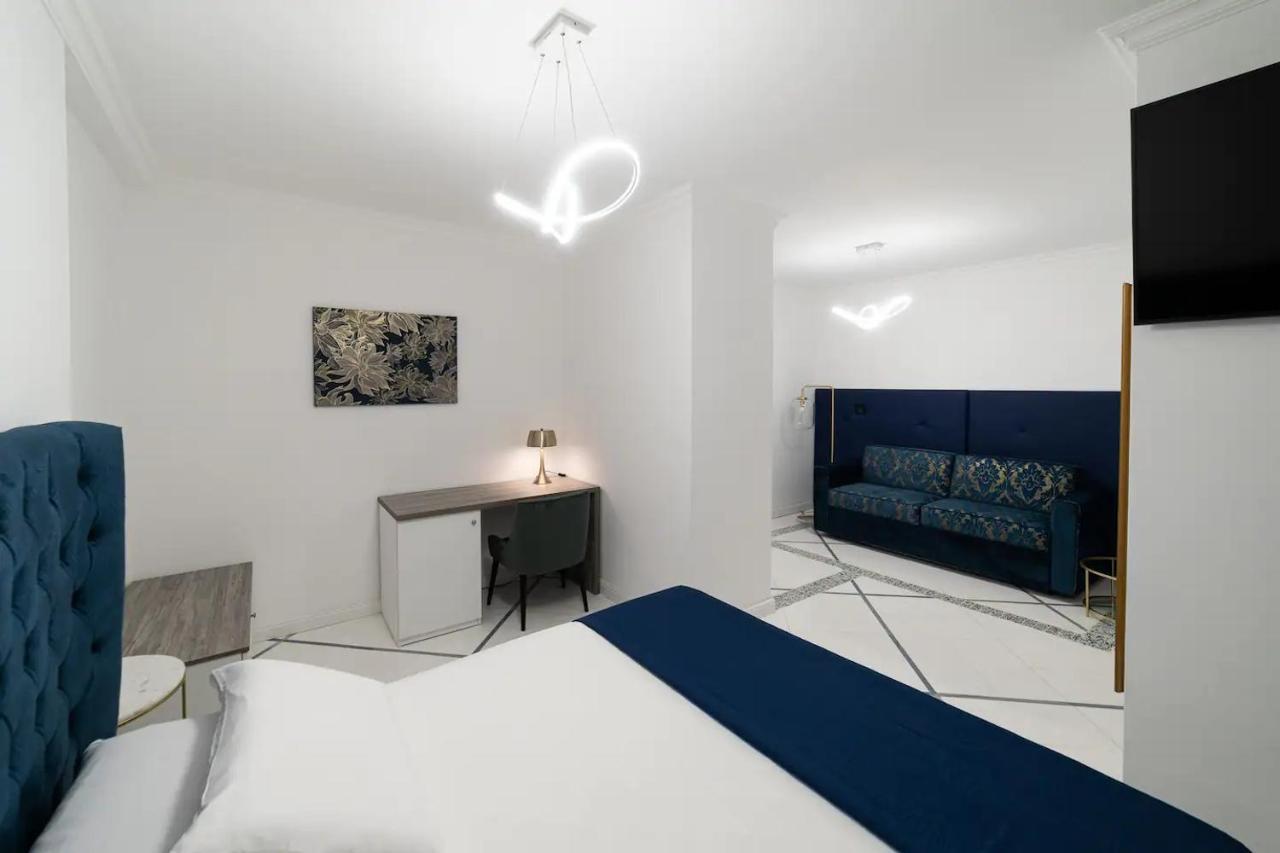 Apartments Hotel Real Suite Napoli Chiaia Mergellina エクステリア 写真