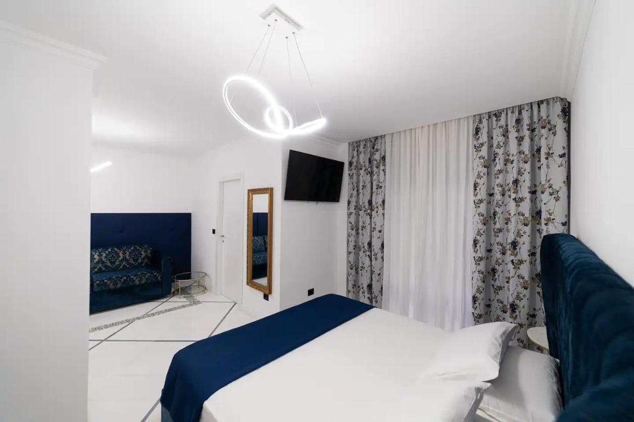 Apartments Hotel Real Suite Napoli Chiaia Mergellina エクステリア 写真
