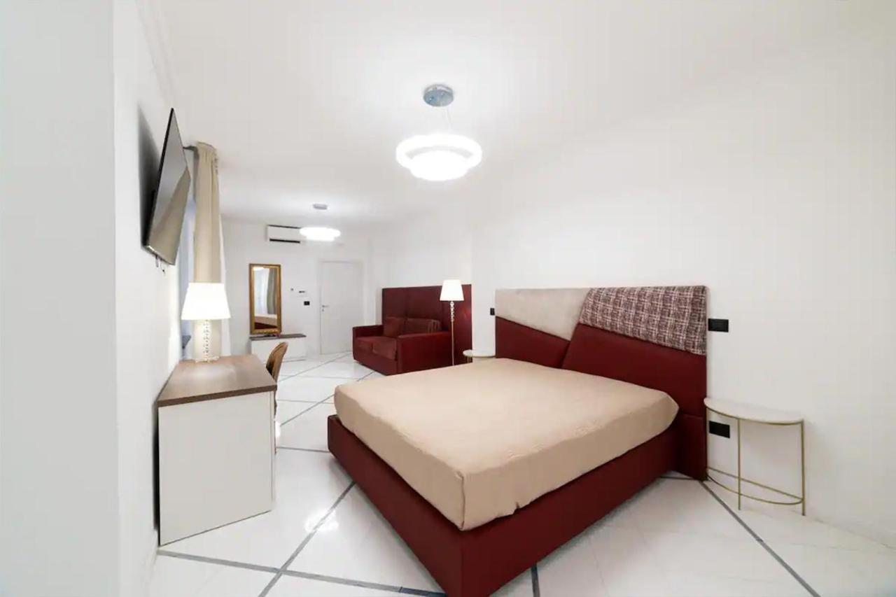 Apartments Hotel Real Suite Napoli Chiaia Mergellina エクステリア 写真