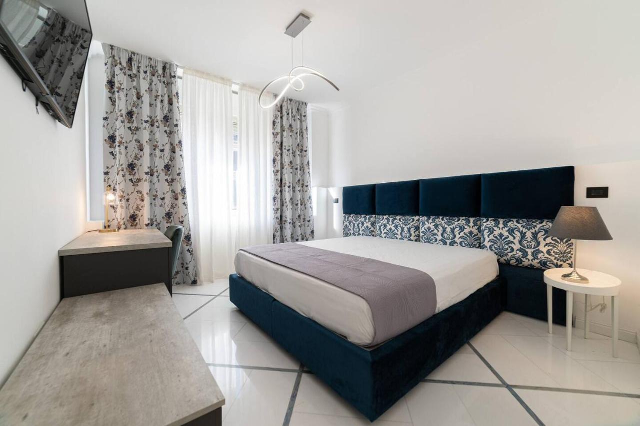 Apartments Hotel Real Suite Napoli Chiaia Mergellina エクステリア 写真