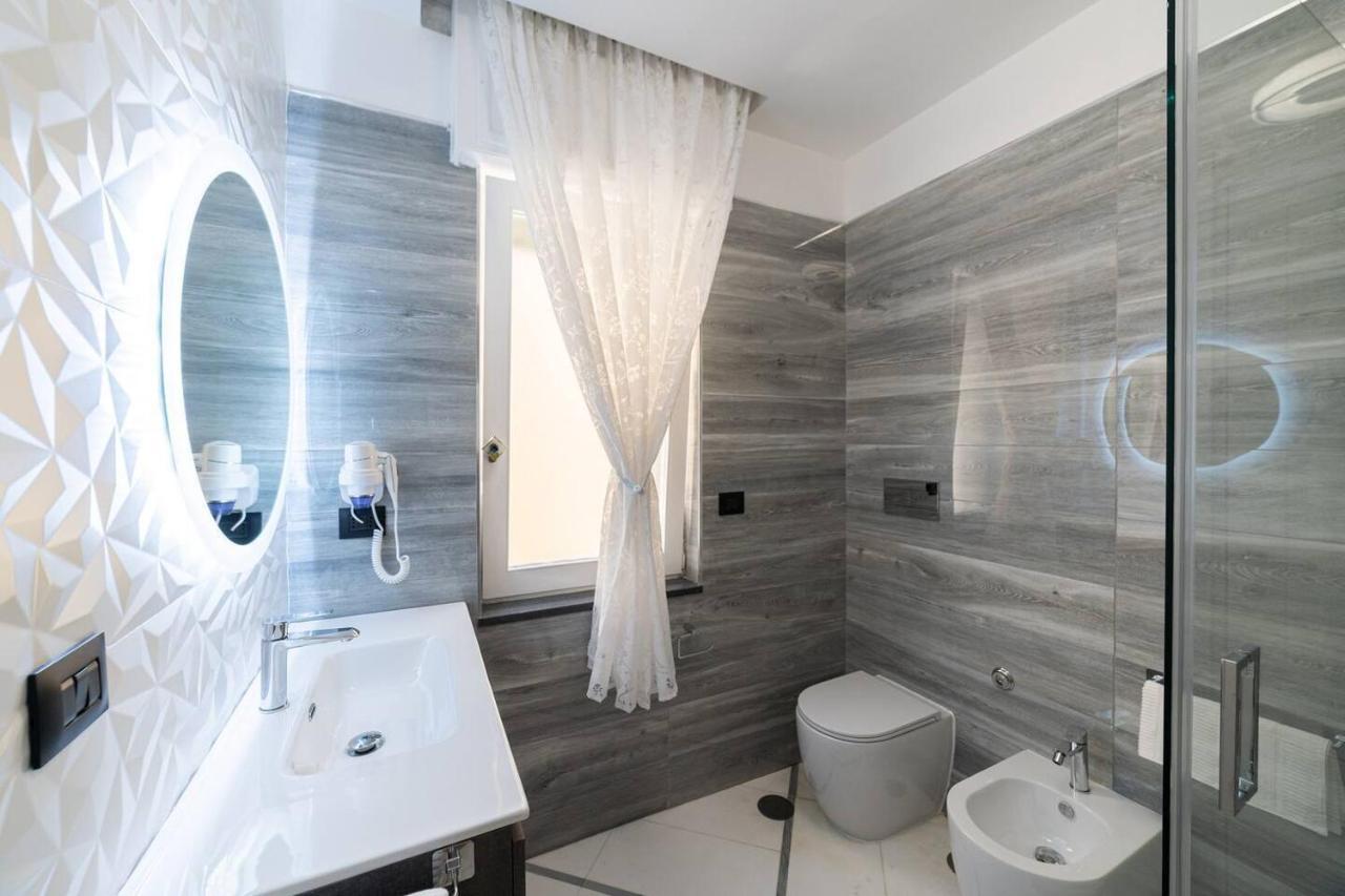 Apartments Hotel Real Suite Napoli Chiaia Mergellina エクステリア 写真