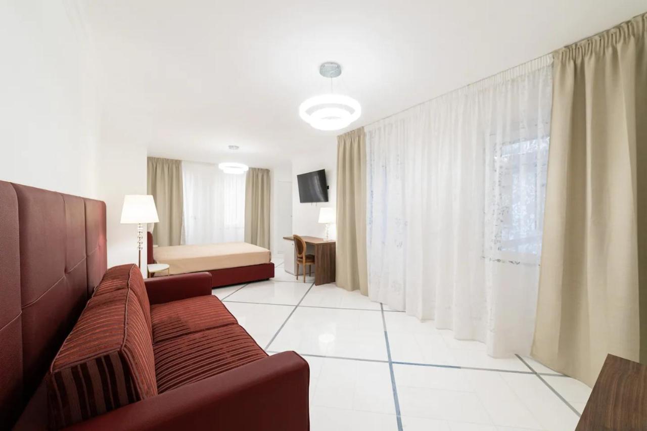 Apartments Hotel Real Suite Napoli Chiaia Mergellina エクステリア 写真
