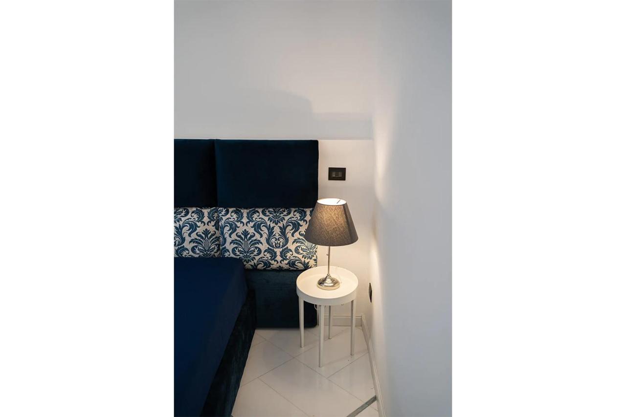 Apartments Hotel Real Suite Napoli Chiaia Mergellina エクステリア 写真